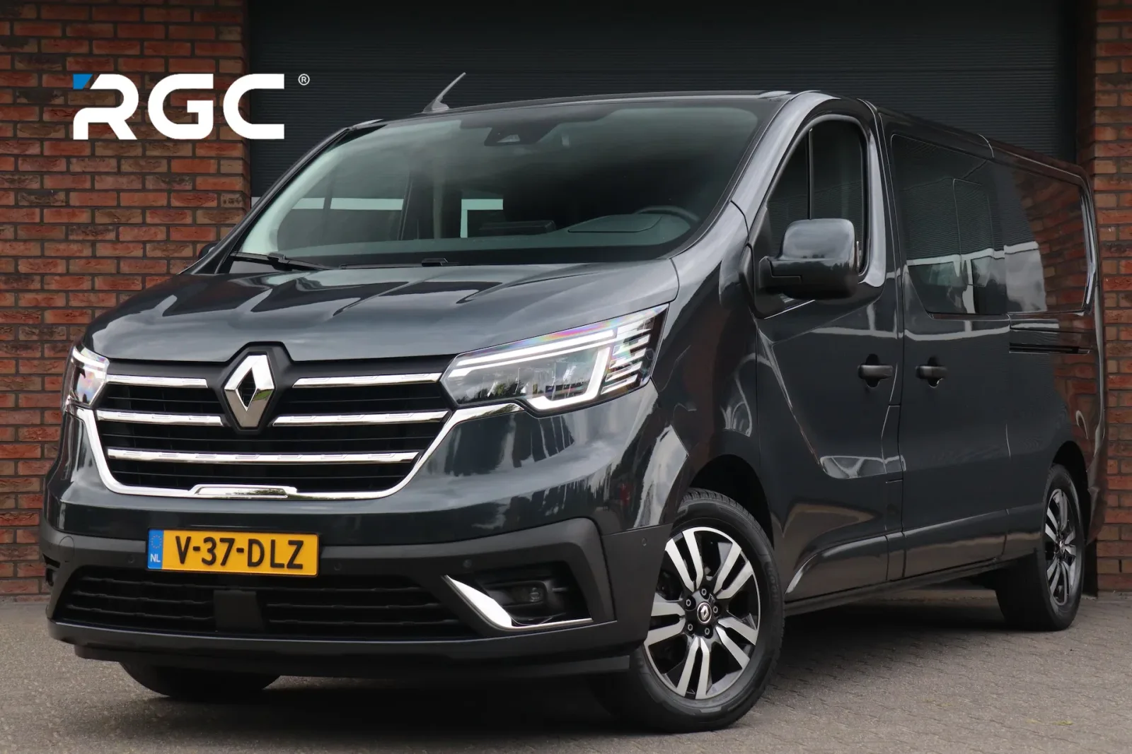 Renault Trafic (2024) — foto 1