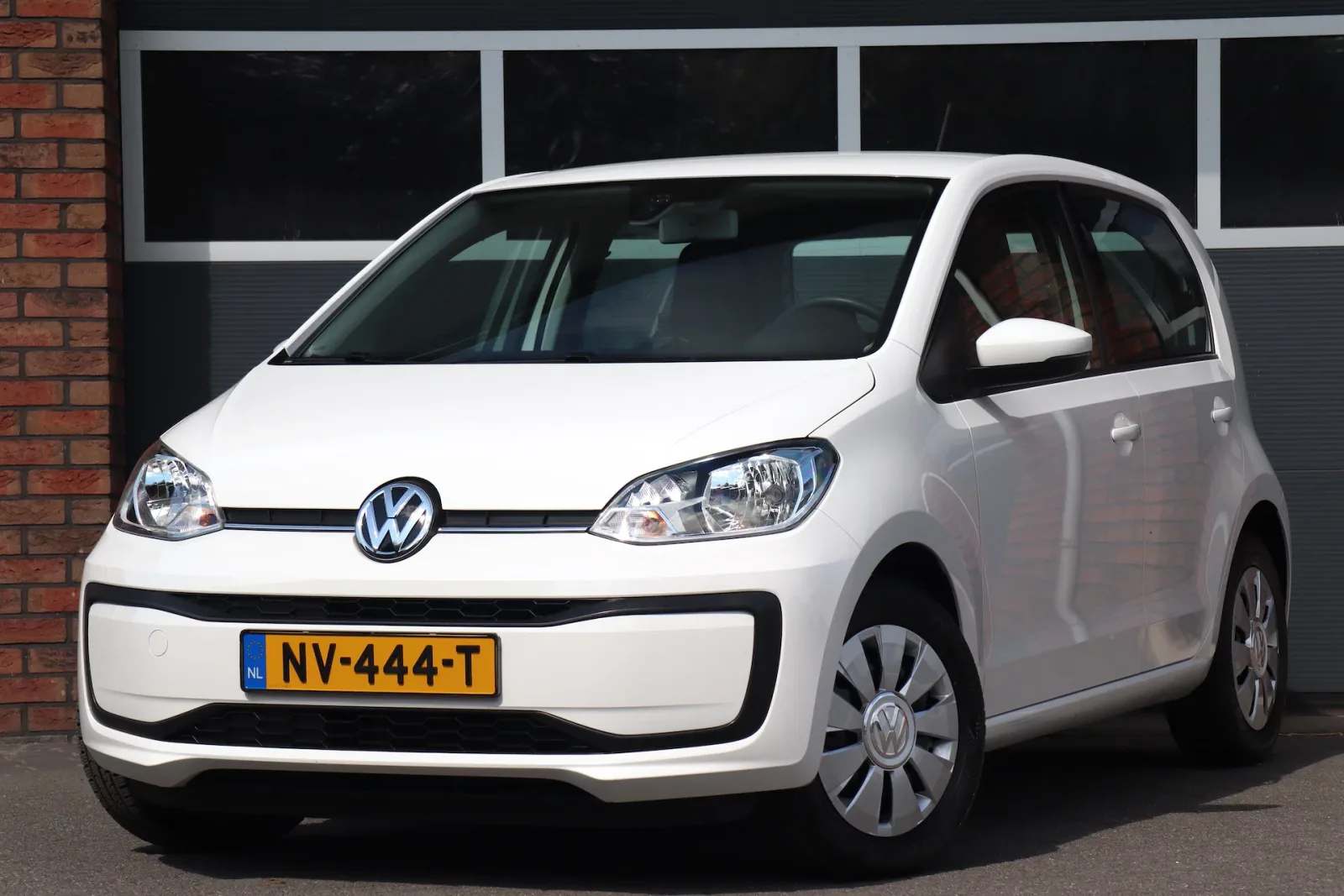Volkswagen Up! (2017) — foto 1