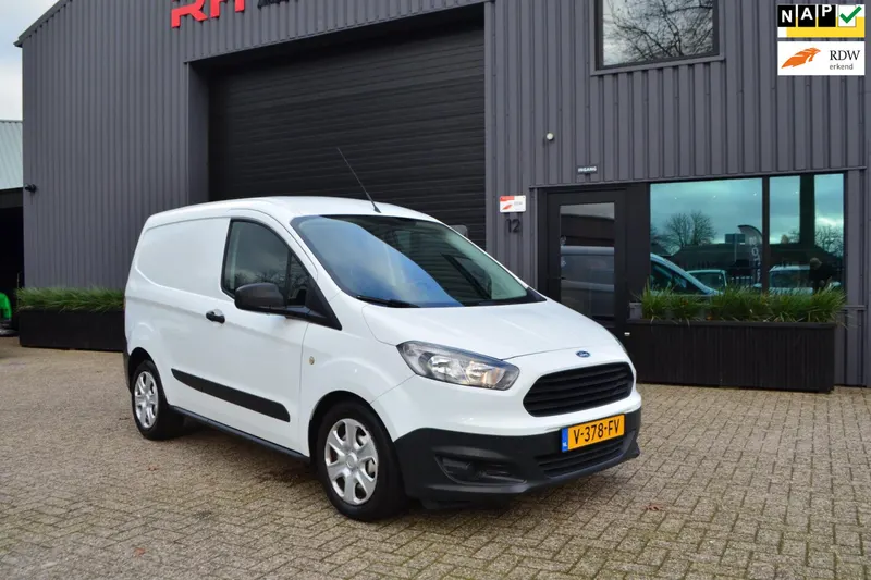 Ford Transit Courier (2017)