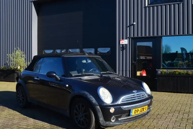 MINI Cooper (2006)