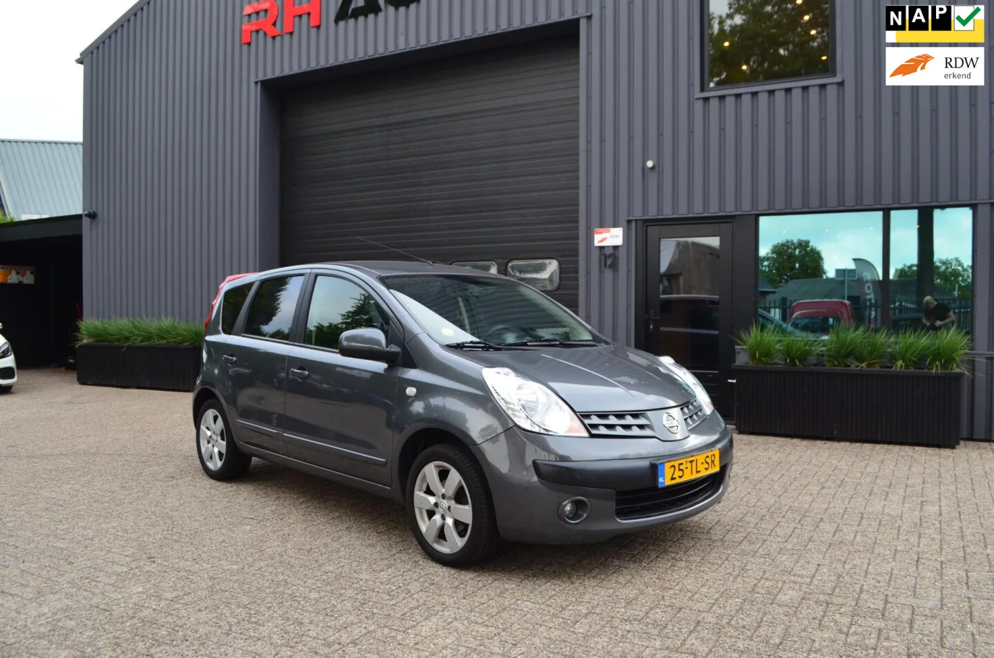 Nissan Note (2006) — foto 1