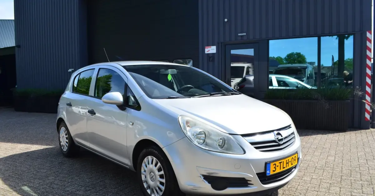 Opel Corsa (2010) — foto 1
