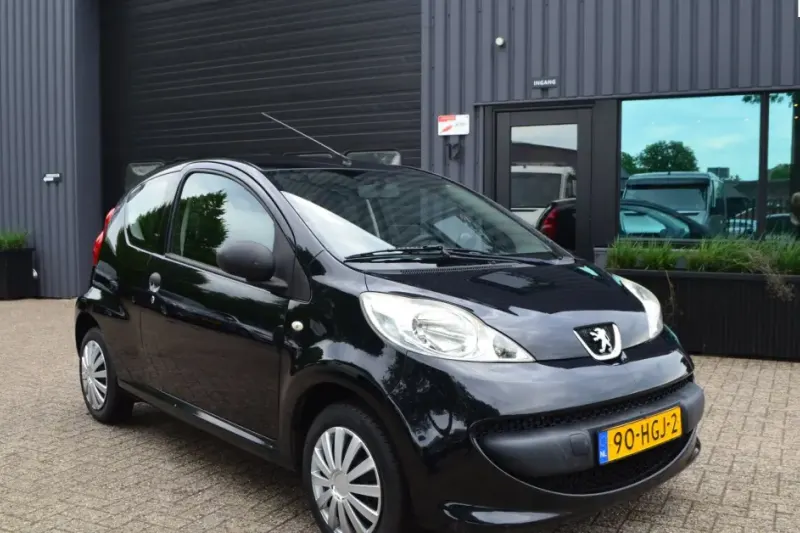 Peugeot 107 (2008)