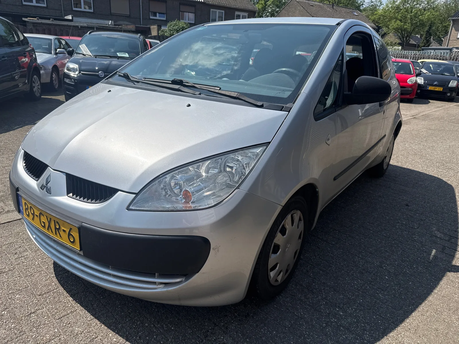 Mitsubishi Colt (2008) — foto 1