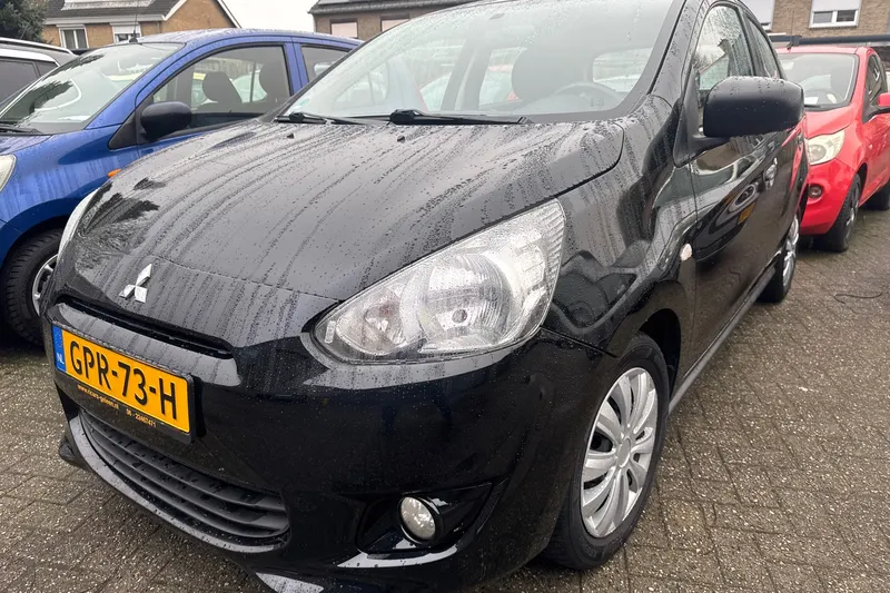 Mitsubishi Space Star (2014)