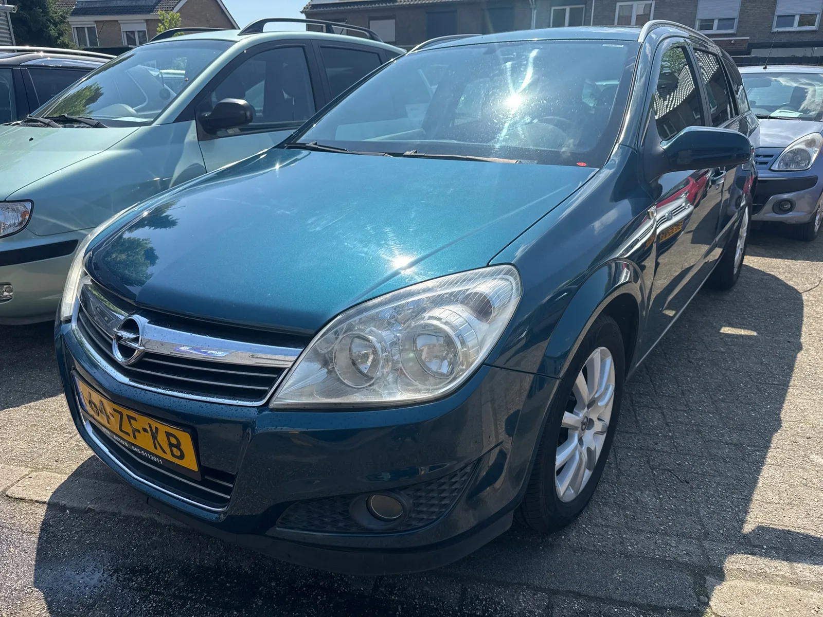 Opel Astra (2008) — foto 1