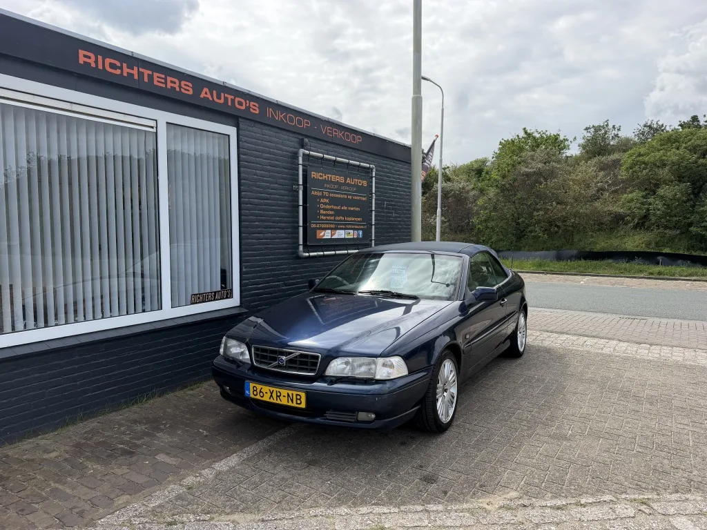 Volvo C70 (2004) — foto 1