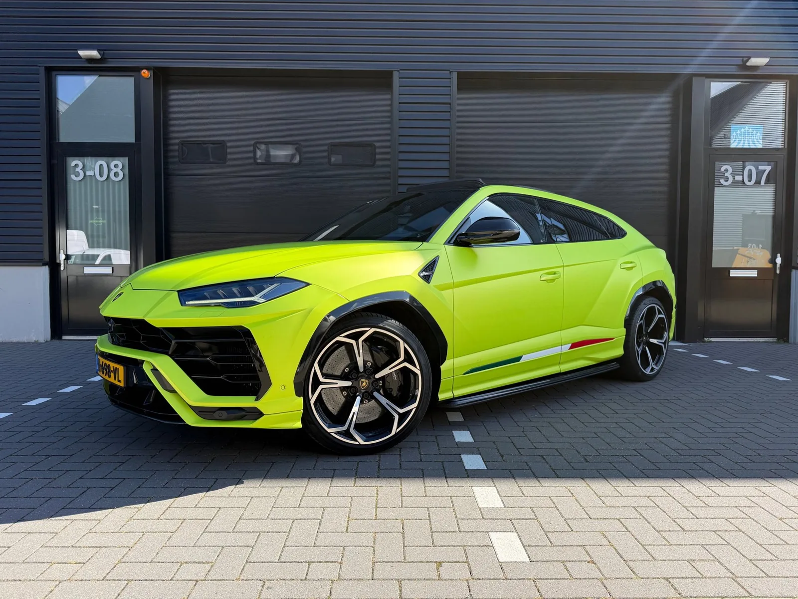 Lamborghini Urus (2018) — foto 1