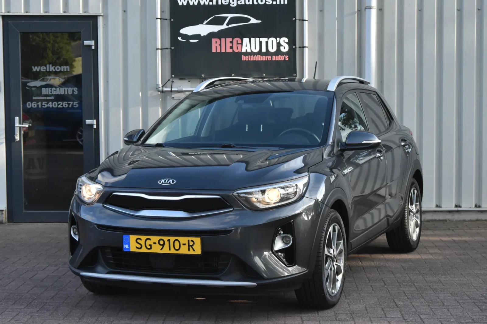 Kia Stonic (2017) — foto 1