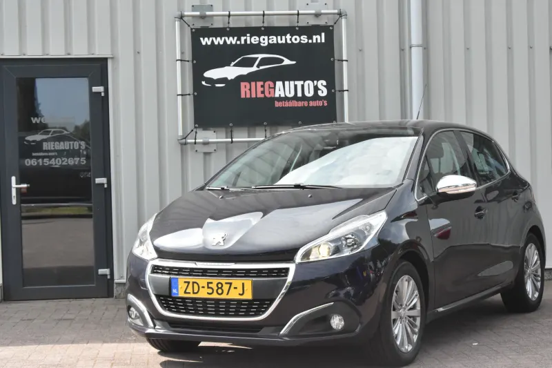 Peugeot 208 (2015)