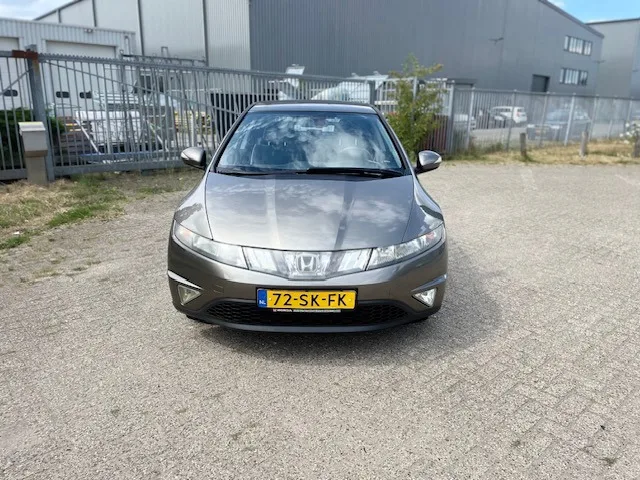 Honda Civic (2006) — foto 1