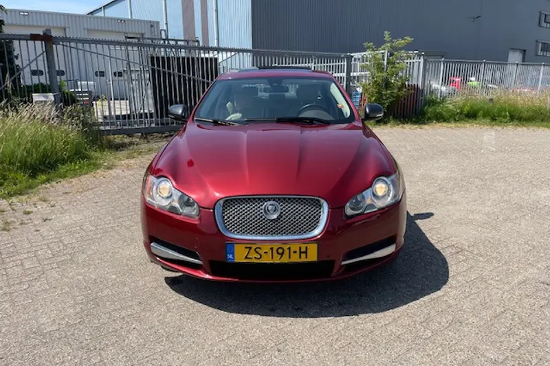 Jaguar XF (2011)