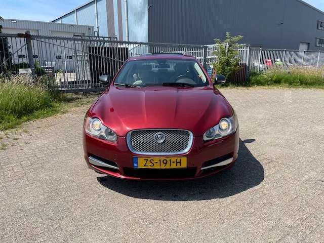 Jaguar XF (2011) — foto 1