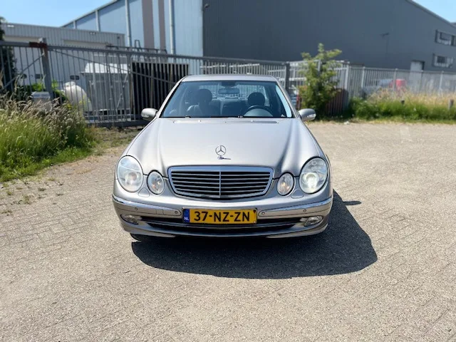 Mercedes-Benz E-Klasse (2004) — foto 1