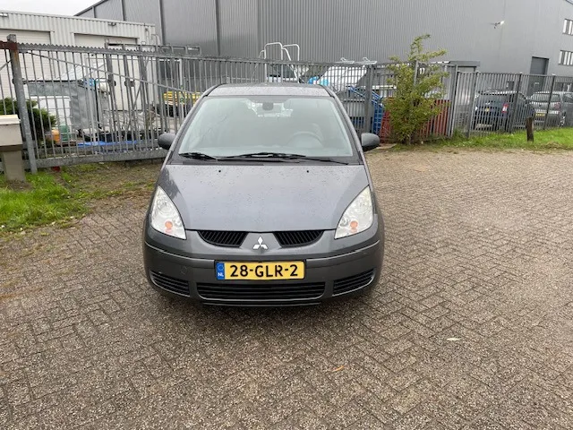 Mitsubishi Colt (2008) — foto 1