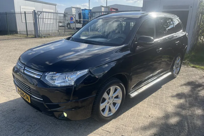 Mitsubishi Outlander (2013)
