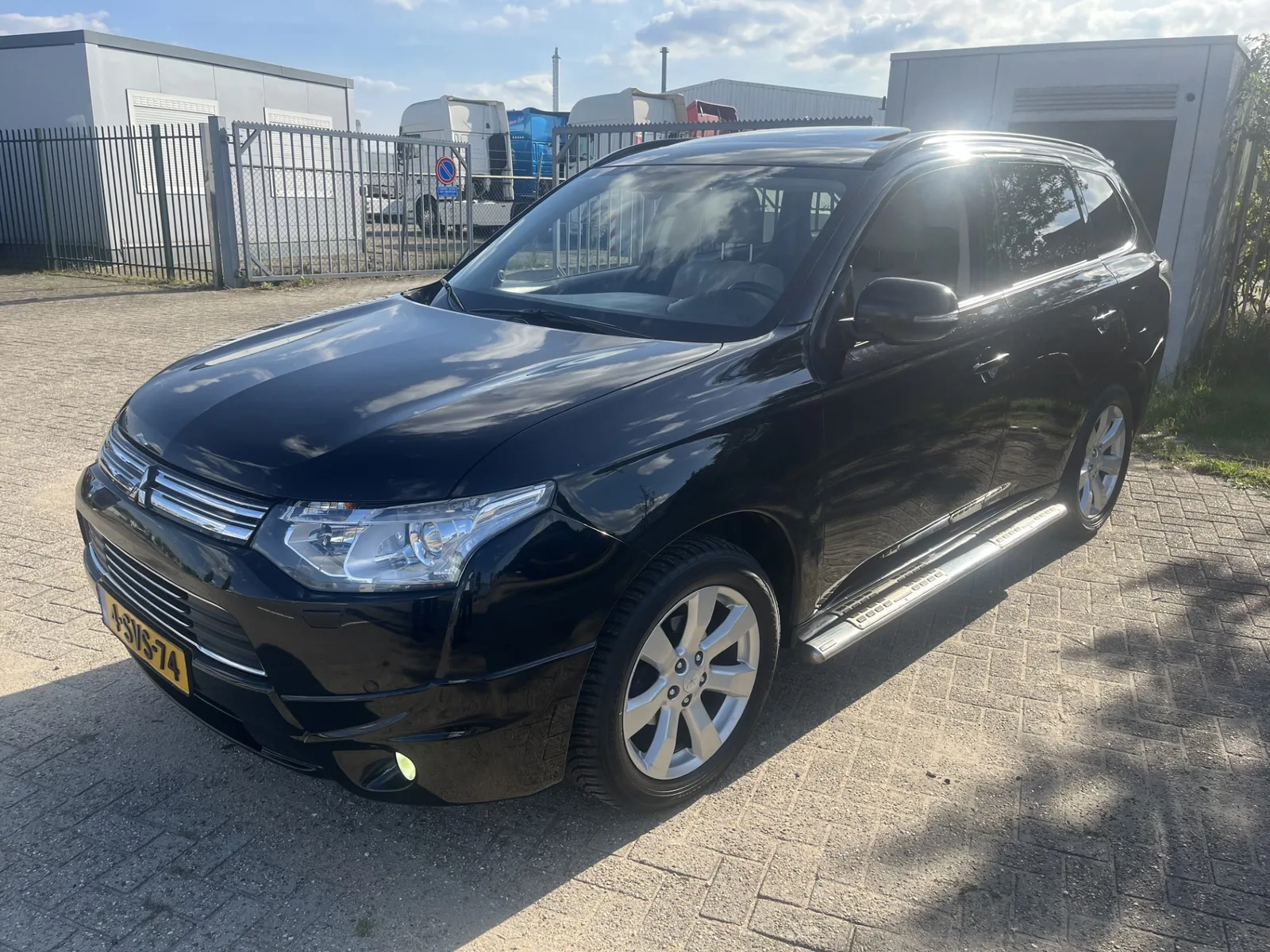 Mitsubishi Outlander (2013) — foto 1