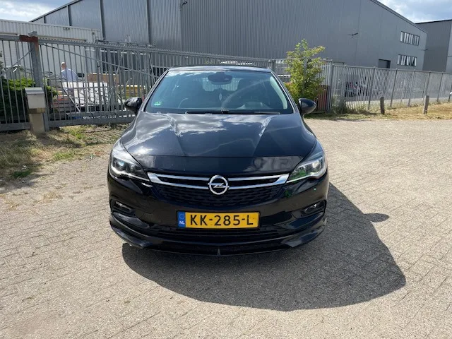 Opel Astra (2016) — foto 1