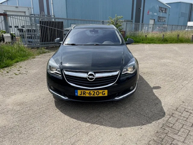 Opel Insignia Sports Tourer (2016) — foto 1