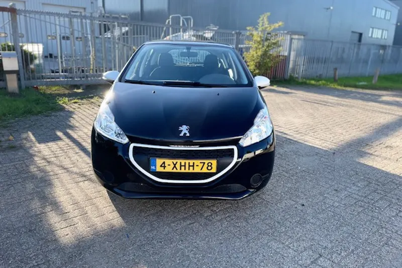 Peugeot 208 (2014)