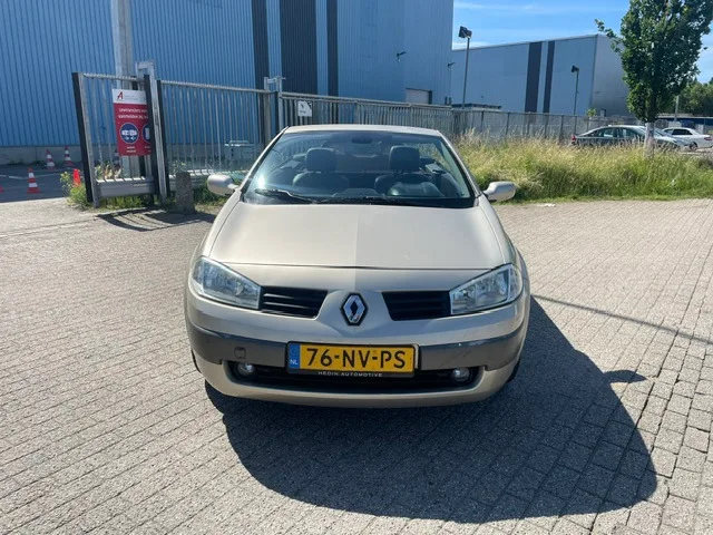 Renault Mégane (2004) — foto 1