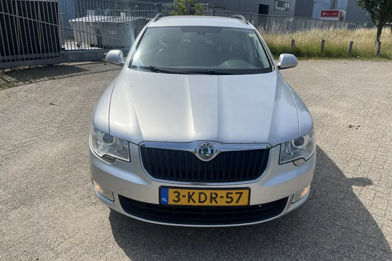 Škoda Superb (2013)