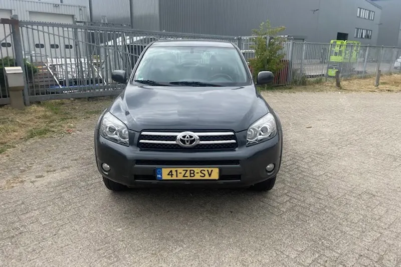 Toyota RAV4 (2008)