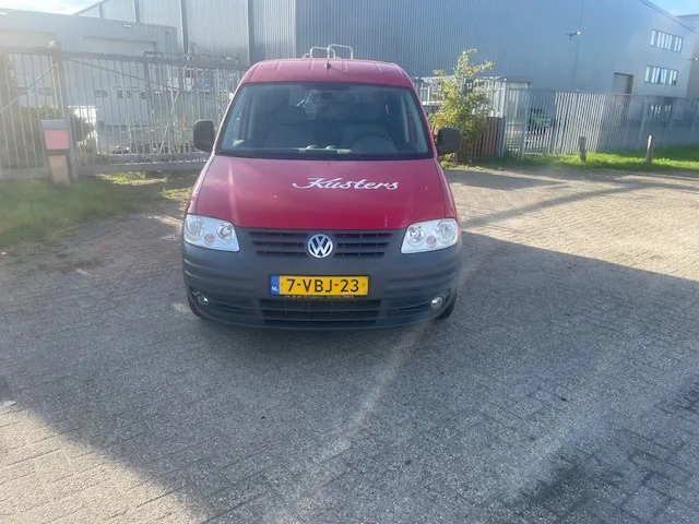 Volkswagen Caddy (2009) — foto 1