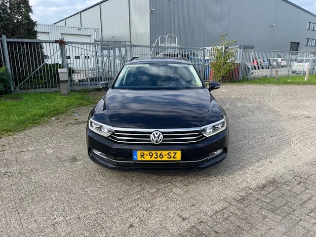Volkswagen Passat (2018) — foto 1