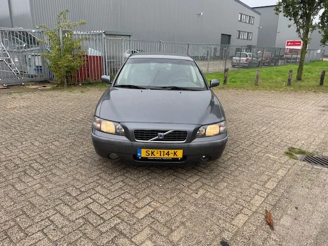 Volvo S60 (2003) — foto 1