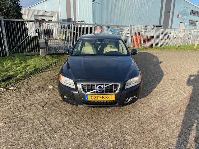 Volvo V70 (2010) — foto 1