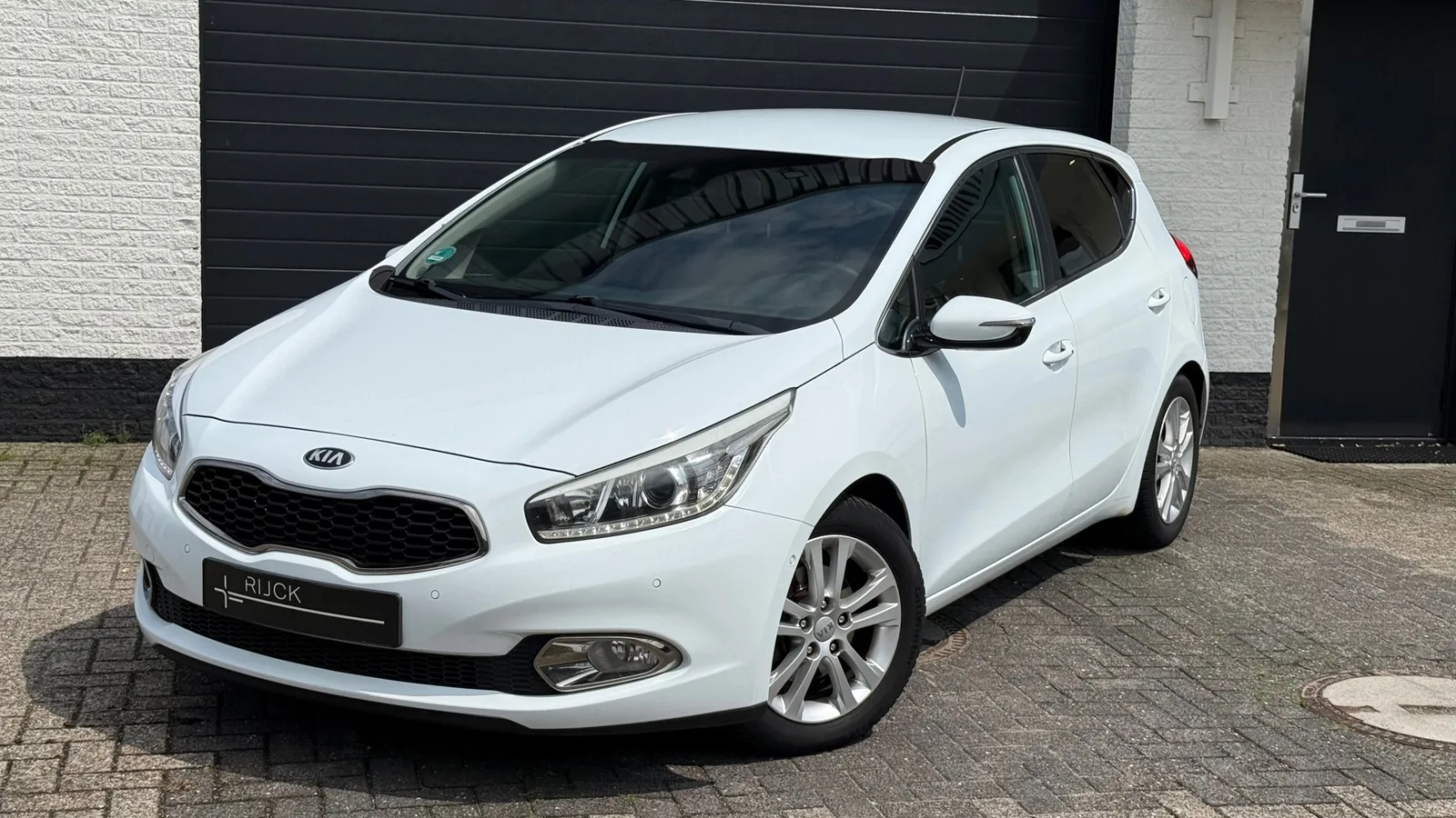 Kia Cee'd (2012) — foto 1