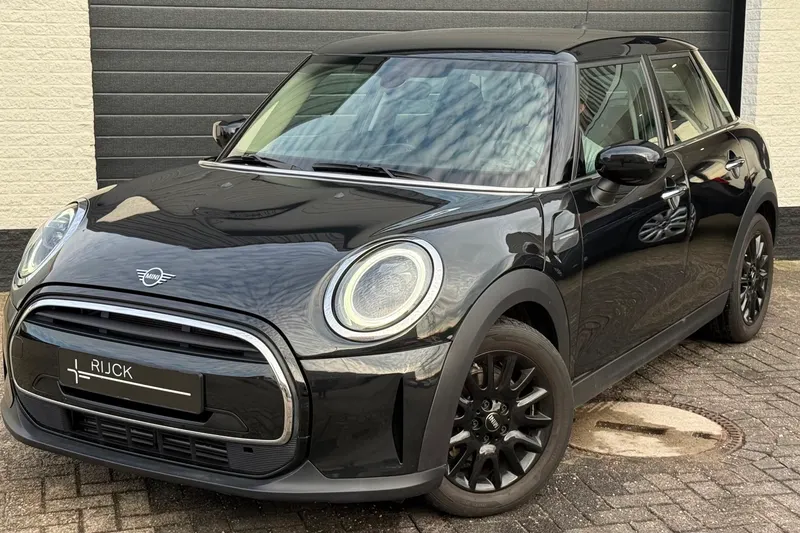 MINI One (2022)