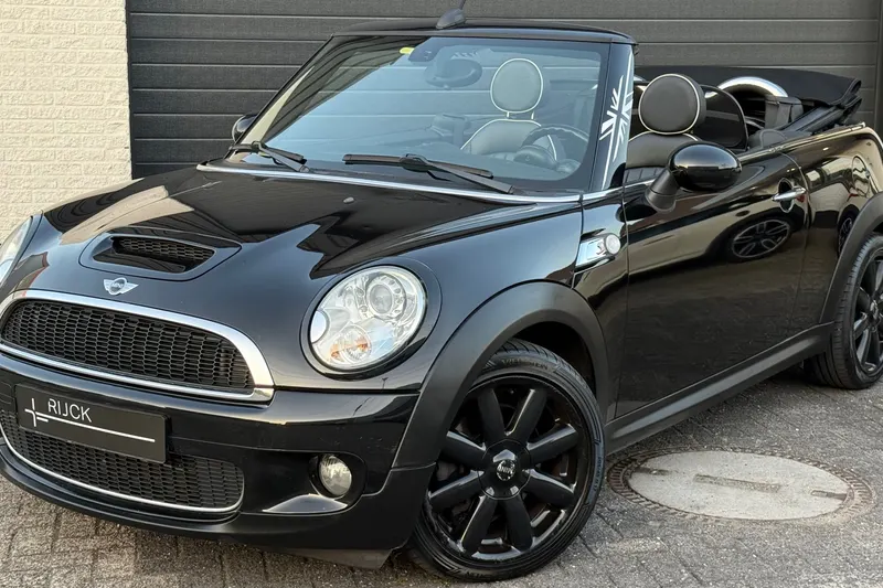 MINI Cabrio (2010)