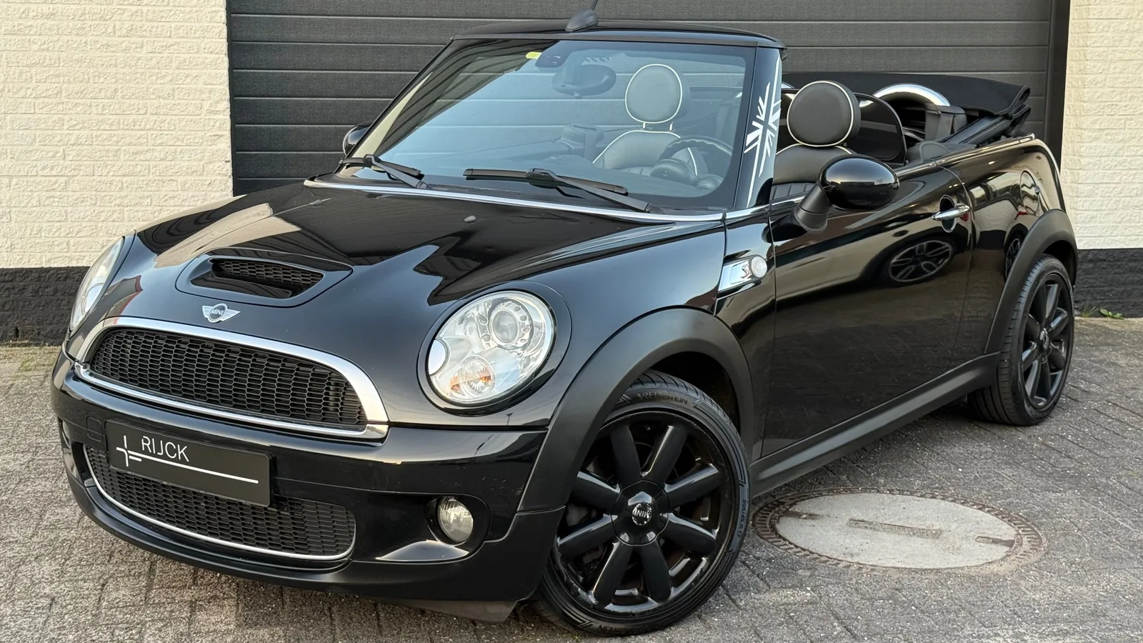 MINI Cabrio (2010) — foto 1
