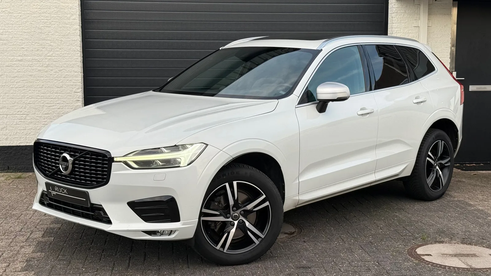 Volvo XC60 (2017) — foto 1
