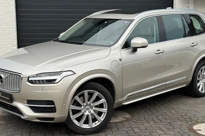 Volvo XC90 (2015)