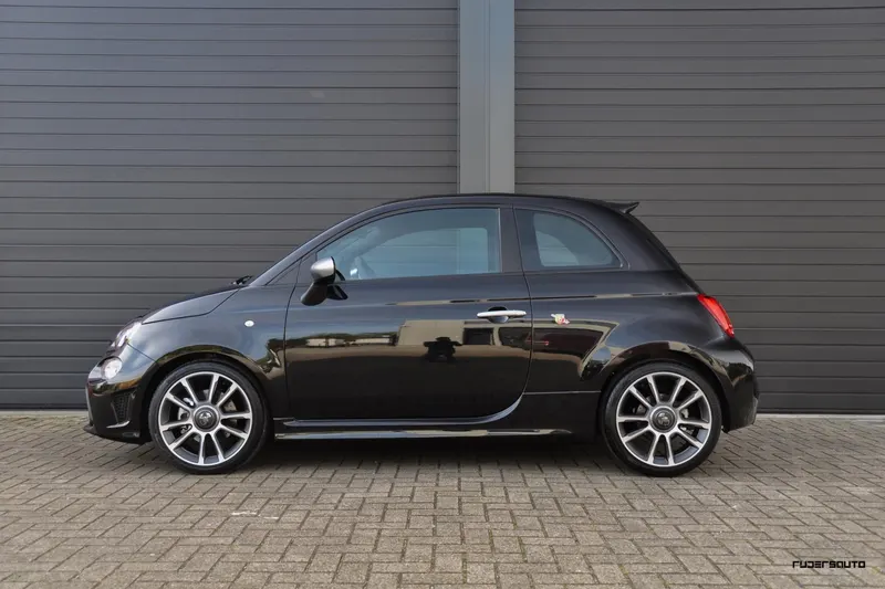 Abarth 595 (2023)