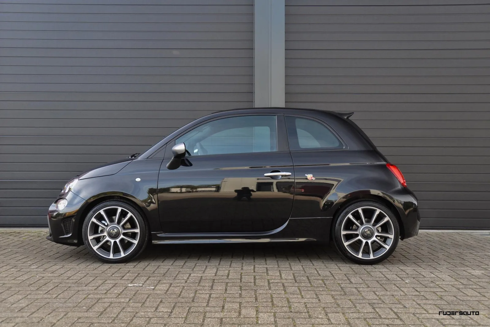 Abarth 595 (2023) — foto 1