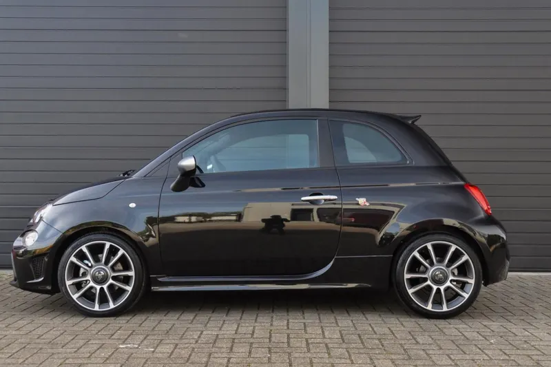 Abarth 595 (2023)