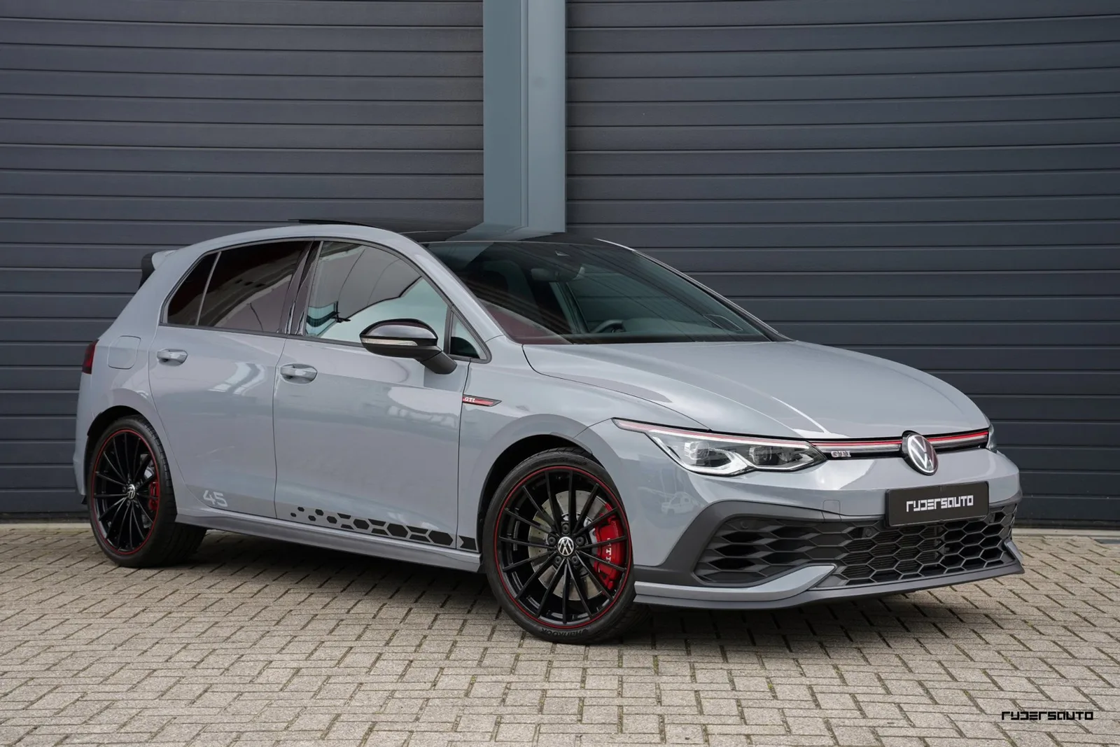 Volkswagen Golf (2022) — foto 1
