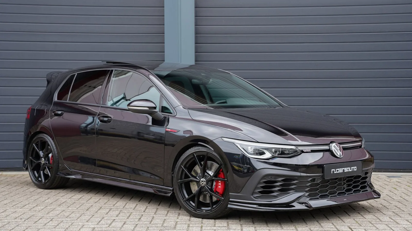 Volkswagen Golf (2022) — foto 1