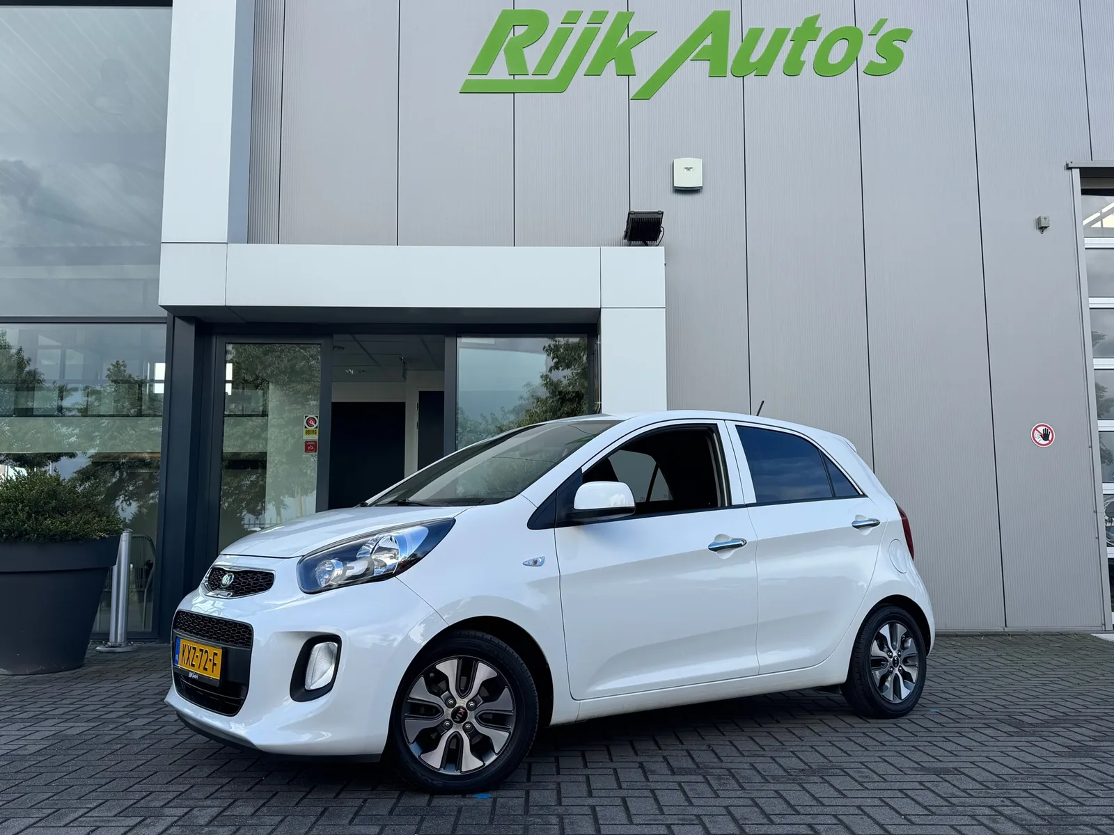 Kia Picanto (2016) — foto 1
