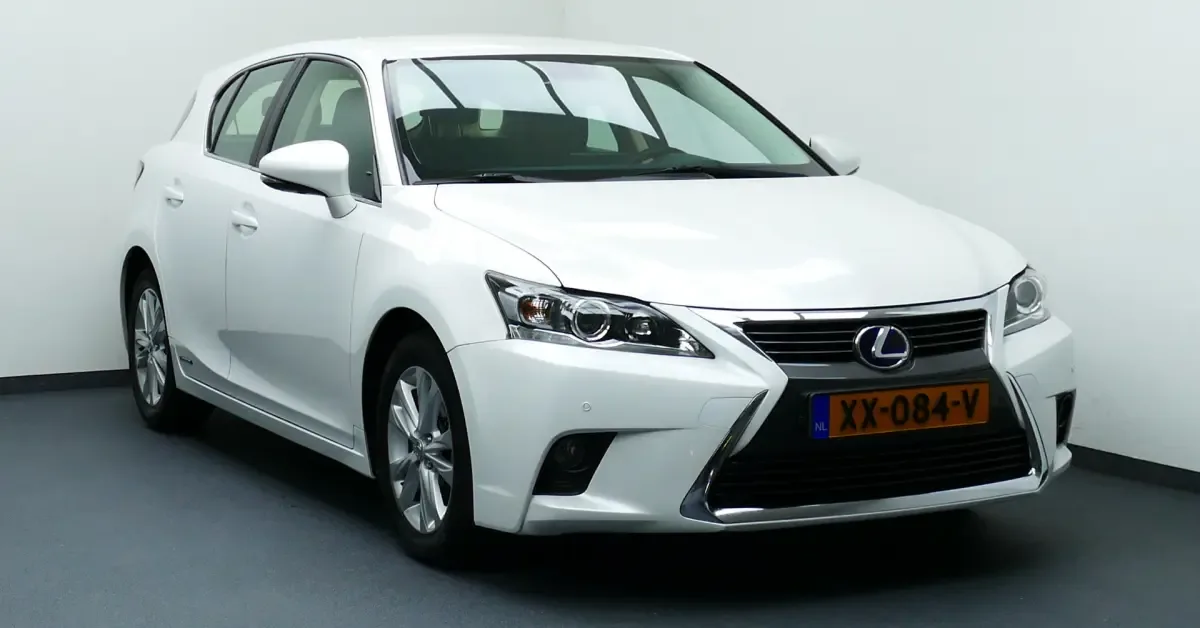 Lexus CT (2017) — foto 1