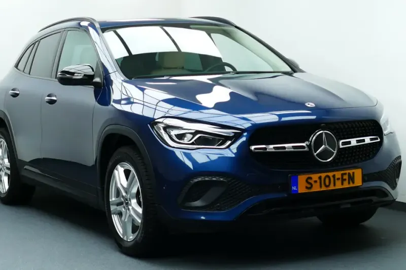 Mercedes-Benz GLA (2022)