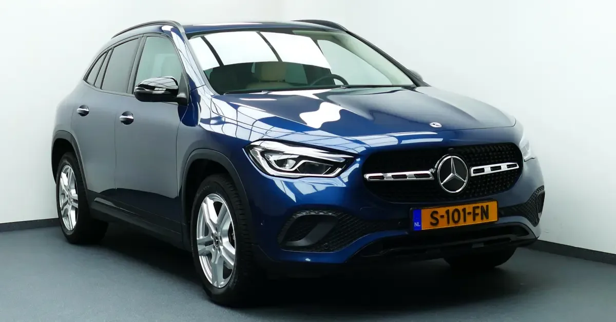 Mercedes-Benz GLA (2022) — foto 1