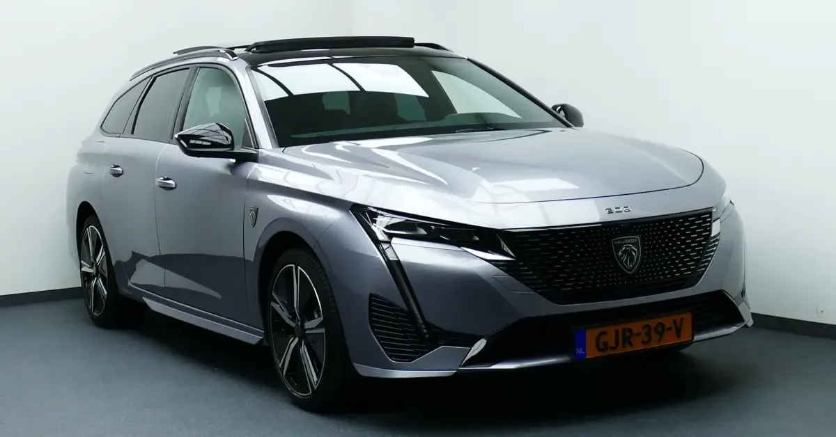 Peugeot 308 (2023) — foto 1