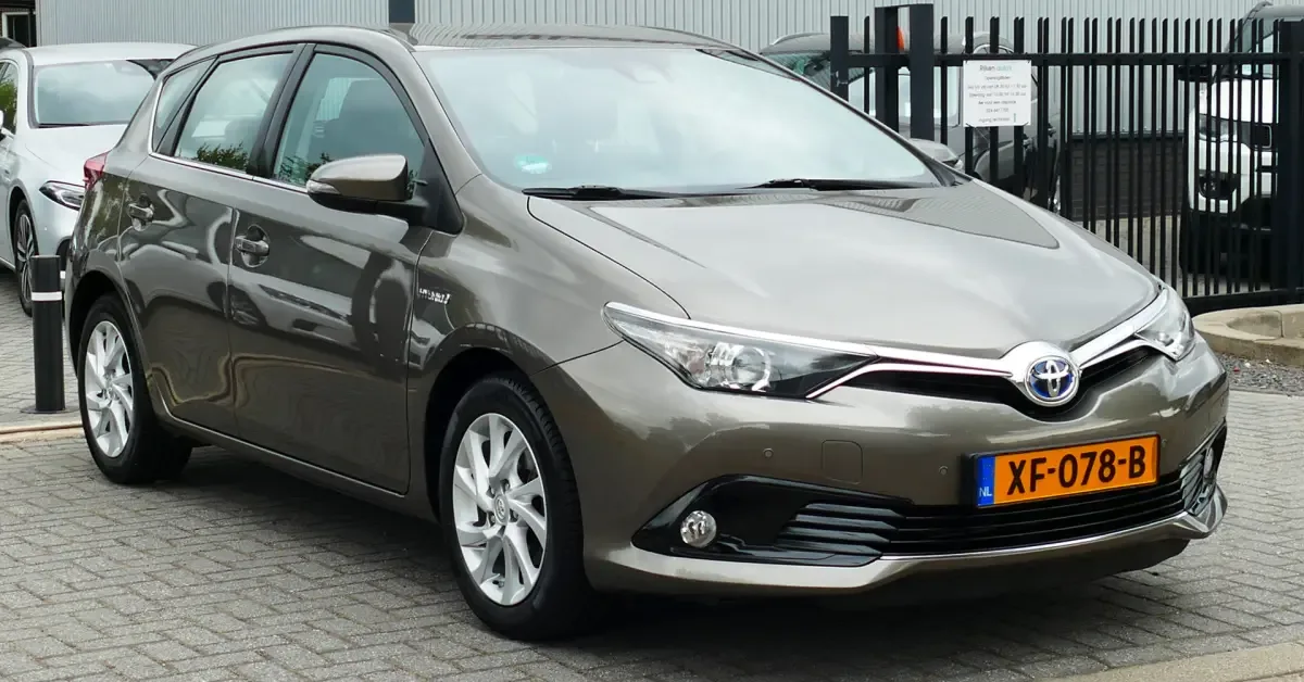 Toyota Auris (2018) — foto 1