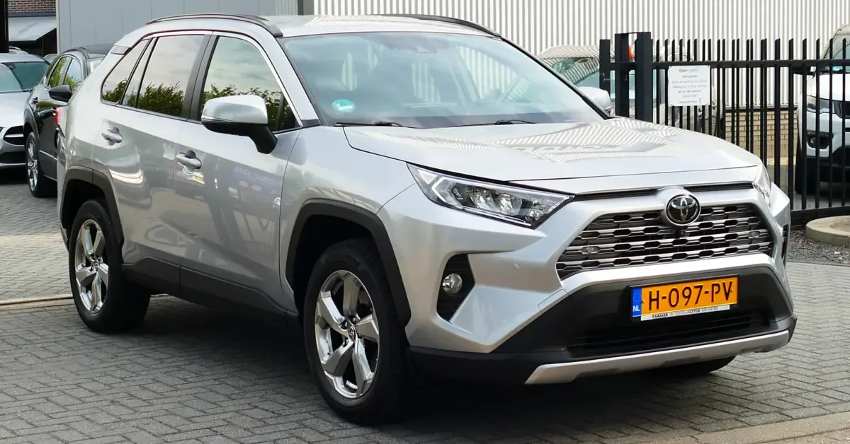 Toyota RAV4 (2020) — foto 1