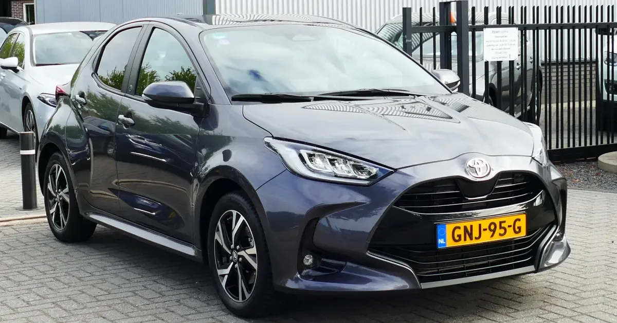Toyota Yaris (2024) — foto 1